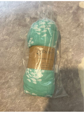 Fighting Baby Eel Bermuda Fish Swaddle Blanket Bamboo Muslin NEW